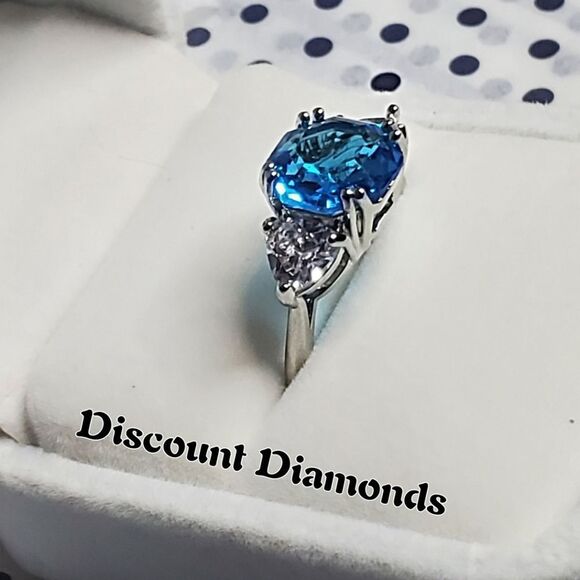 3.5 Ct Sky Blue Sapphire & White Baguette Diamond Cocktail Ring on 925 Silver - Picture 8 of 10